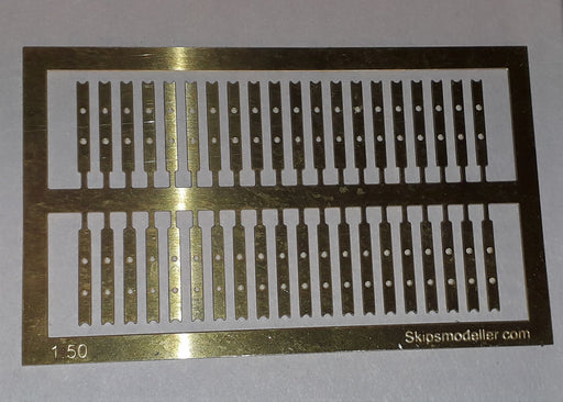 Rekkestøtter 2 hull+ topp 20mm (1:50)